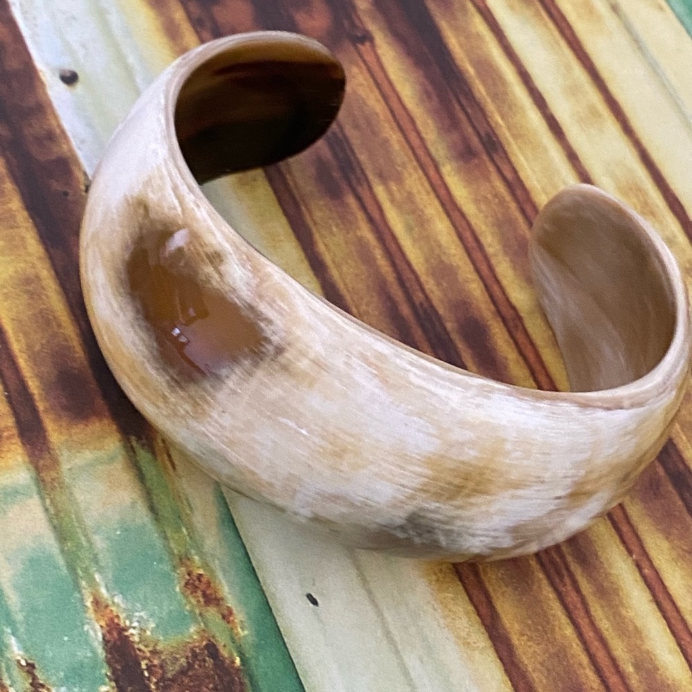 🔥HOST PICK🔥 NWT Chico’s Horn Cuff Bracelet
